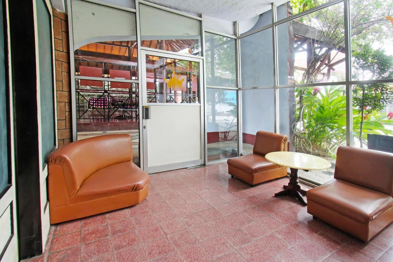 Oyo 91516 Wisata Hotel 马塔兰 外观 照片