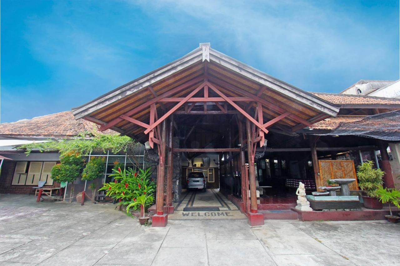 Oyo 91516 Wisata Hotel 马塔兰 外观 照片