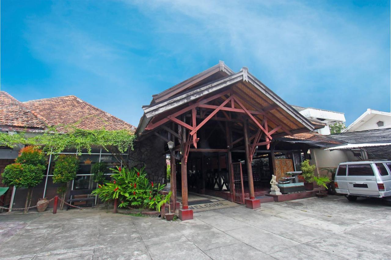 Oyo 91516 Wisata Hotel 马塔兰 外观 照片