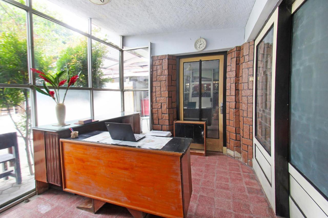 Oyo 91516 Wisata Hotel 马塔兰 外观 照片