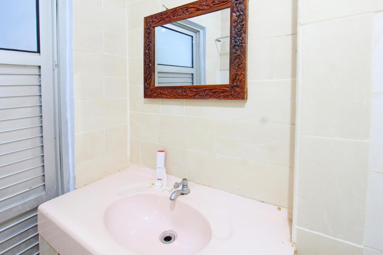 Oyo 91516 Wisata Hotel 马塔兰 外观 照片